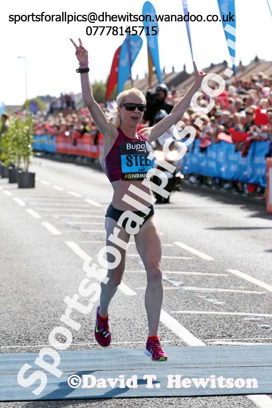 Gemma Steel 2nd in the womens 2014 BUPA Great North Run. Photo: David T. Hewitson/Sports for All Pics